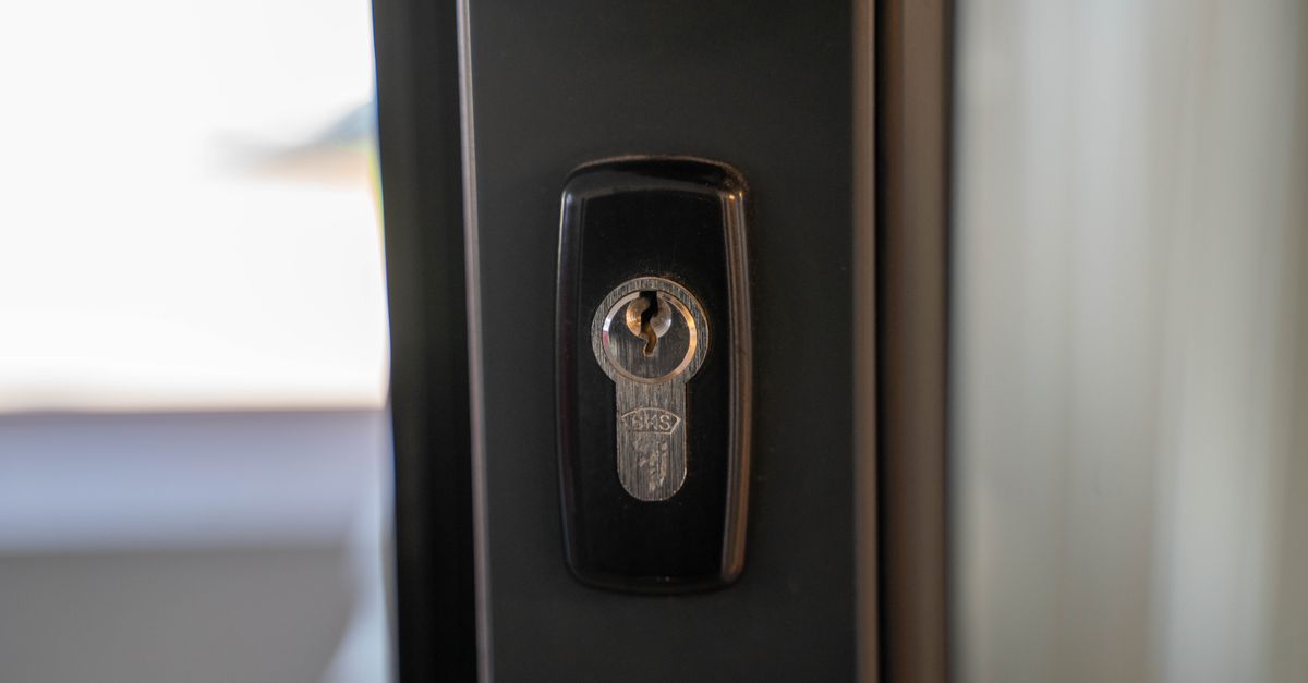 locksmith service technician — Laguna Beach CA Locksmith